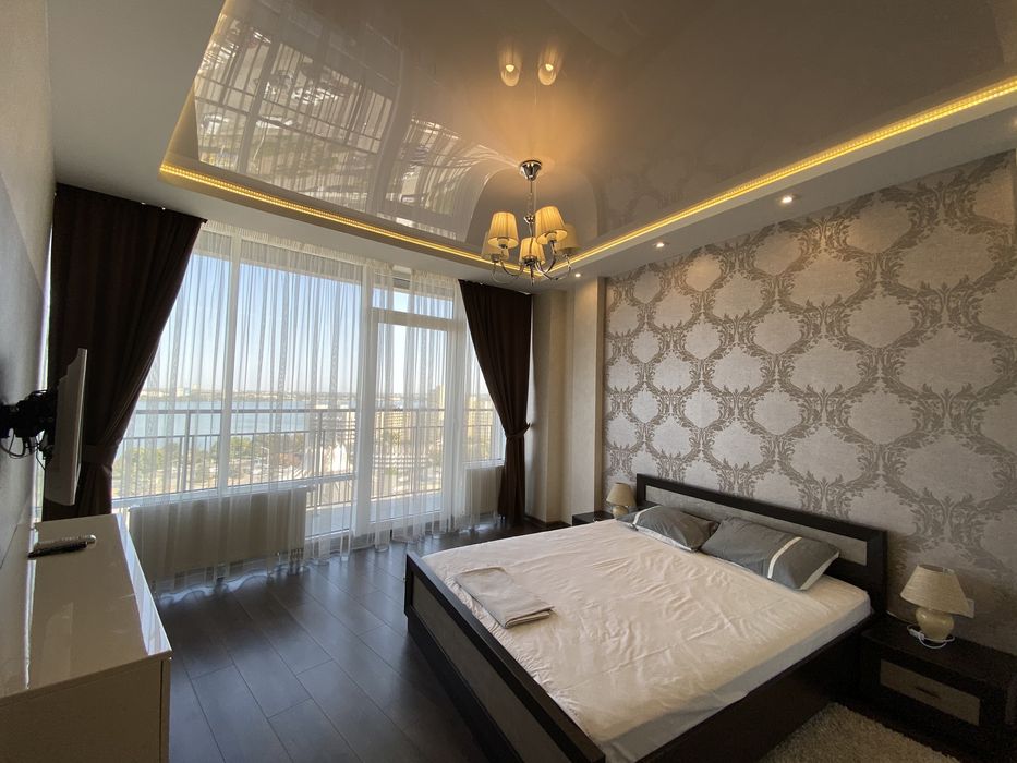 Мост Сити джакуззи, вид на Днепр, джакуззи