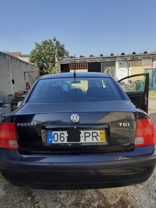 VW Passat 1.9 TDI 115CV Ano 2000