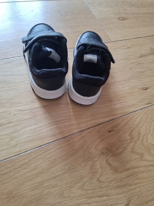 Buty sportowe dla dzieci ADIDAS Tensaur r.23.5