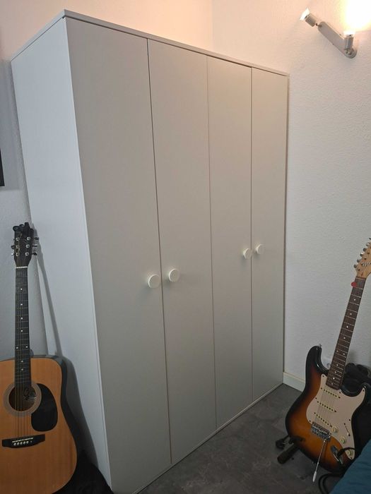 Roupeiro Ikea 4 portas