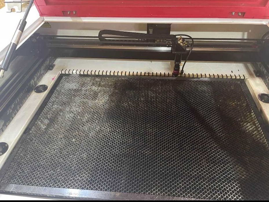 Máquina a laser de CO2 100w