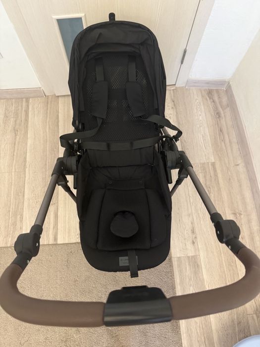 Дитяча коляска з люлькою Cybex melio carbon