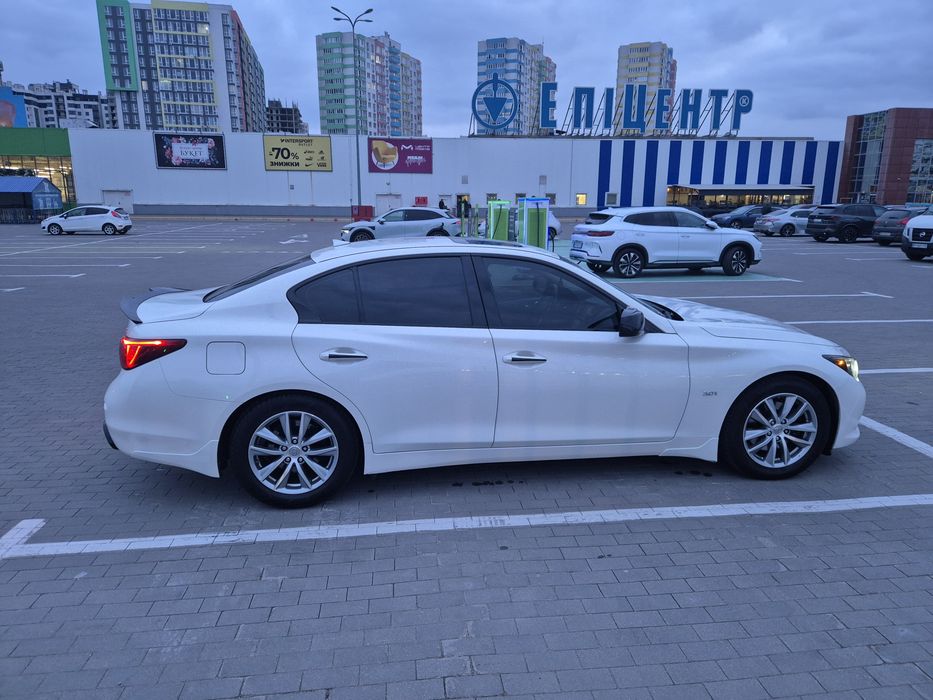 Infiniti q50 3.0t  15000$