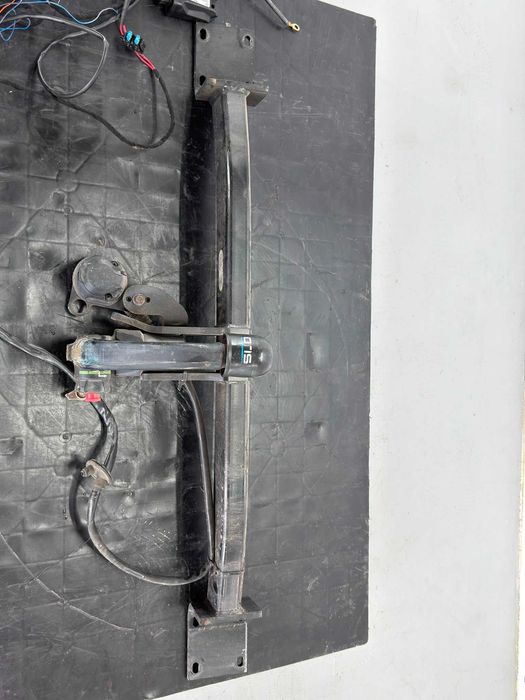 Gancho de Reboque para BMW Serie 5 (E61) (Com instalação)