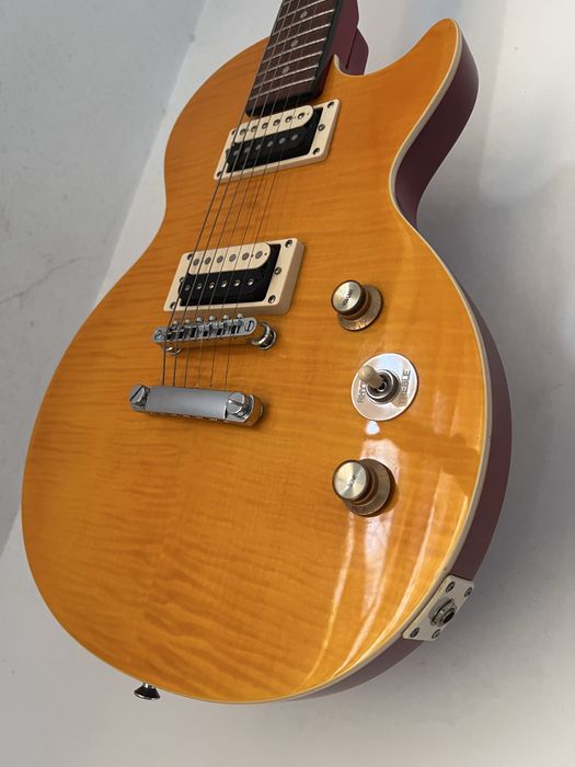 Epiphone Les Paul Special II + Amplificador Snakepit 15G
