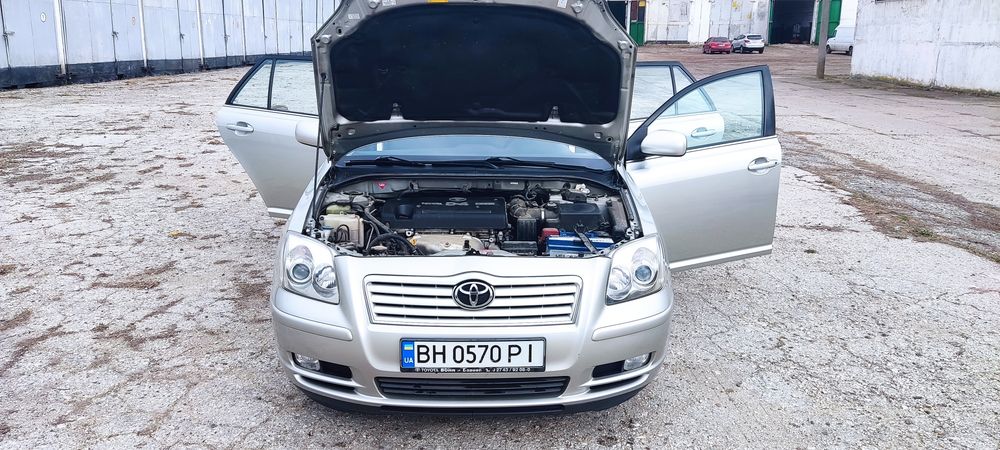 Тойота Авенсис 2.0 2004
