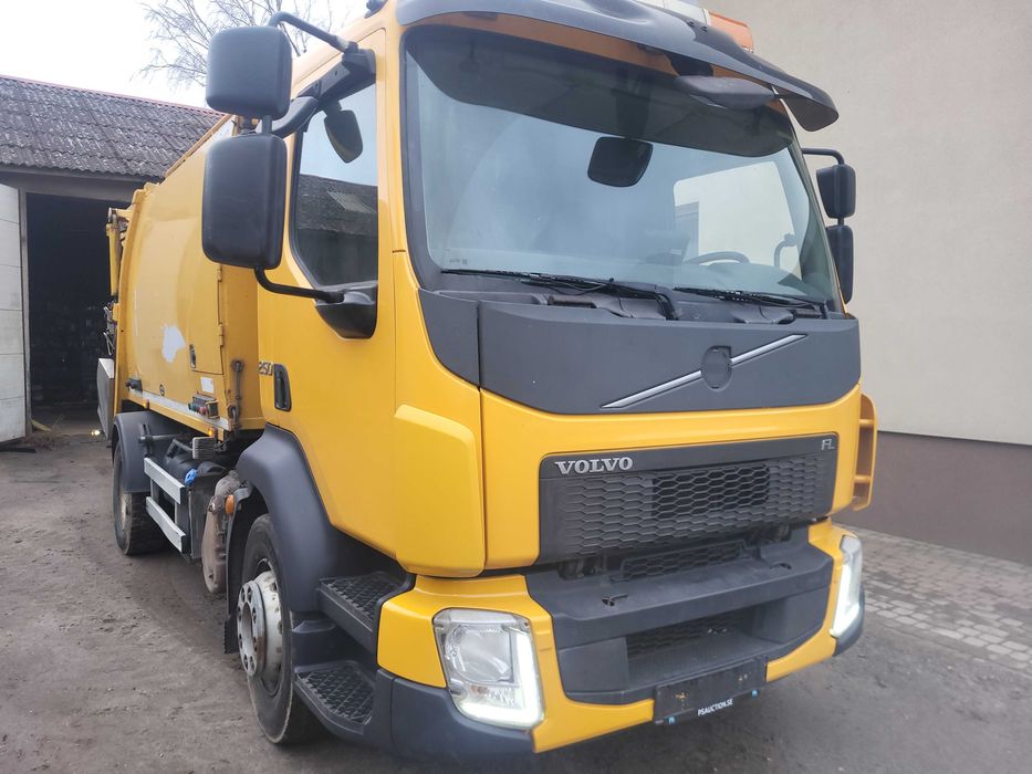 Śmieciarka Volvo fl 250