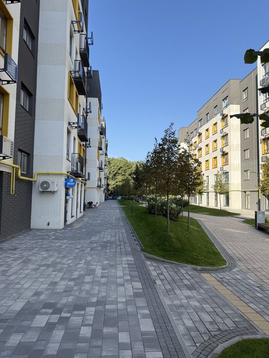 Склад, фасадне комерційне приміщення, 40 метрів, ЖК Молодість