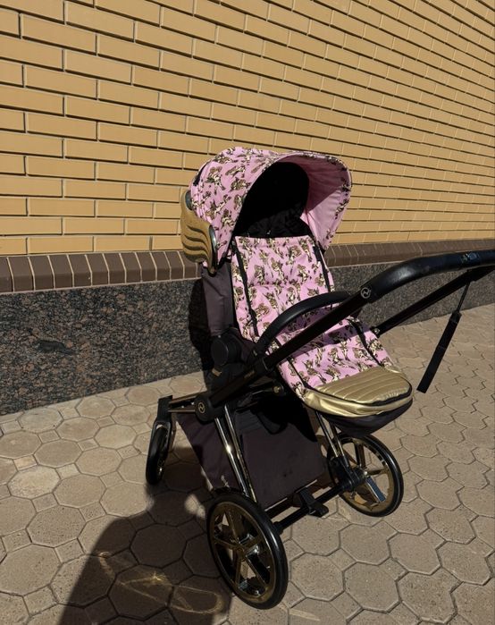 Продаю коляску Cybex Priam из лимитированной коллекции Jeremy Scott Cherubs Pink