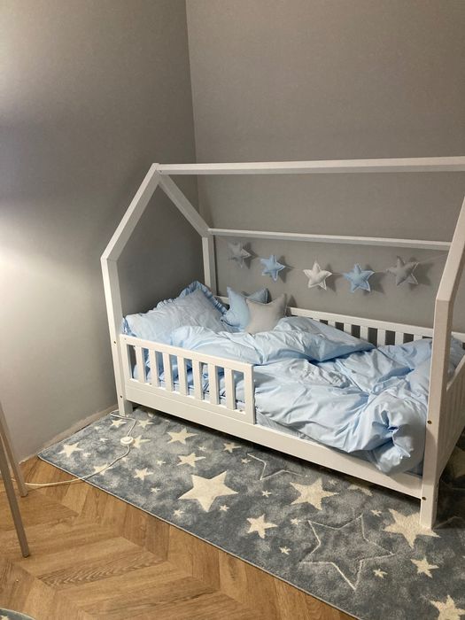 Dziecięce łóżeczko typu „domek”