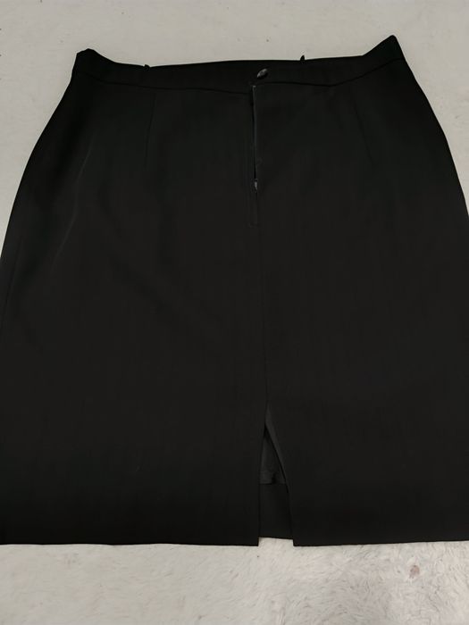 Czarna klasyczna spódnica L/XL