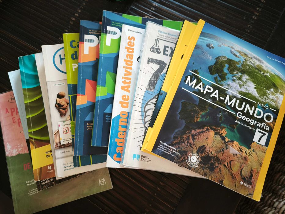 Vendo Manuais e Cadernos de Atividades (7º ano)