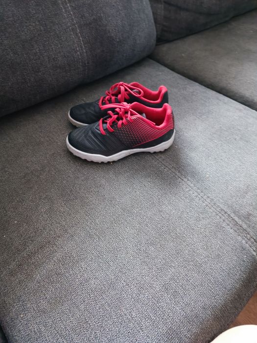 Buty dla chłopca korkotranpki do piłki nożnej