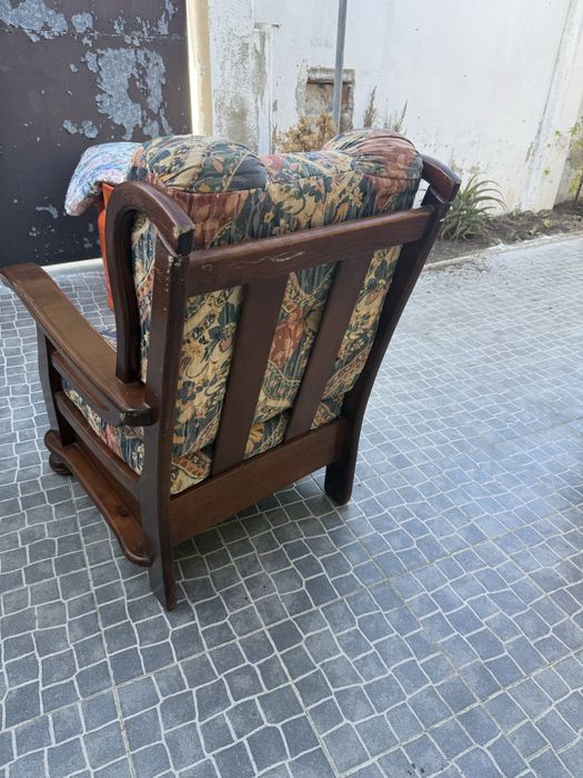 Cadeirão Estofado com Puff de Apoio para os Pés – 2 Unidades