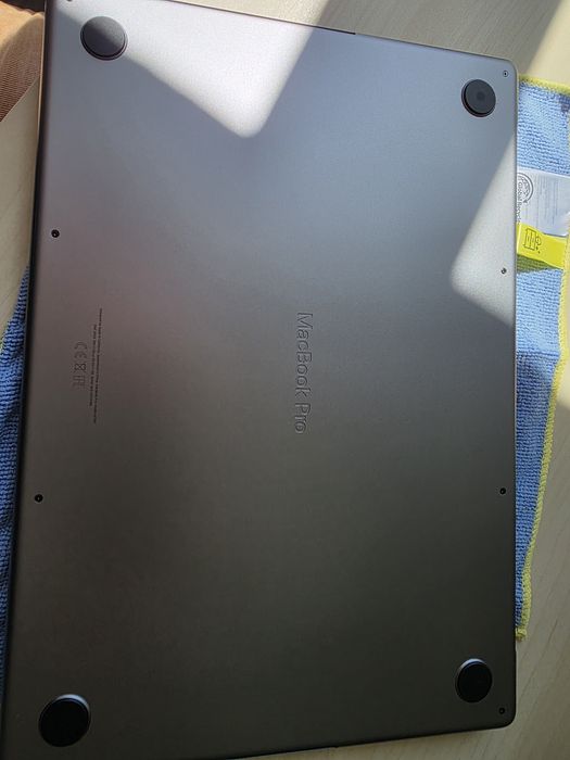 MacBook Pro 16 M2 Pro 1 TB 16 gb RAM