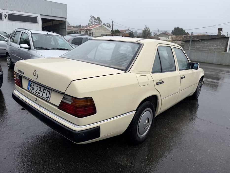 Mercedes 200D - 90
