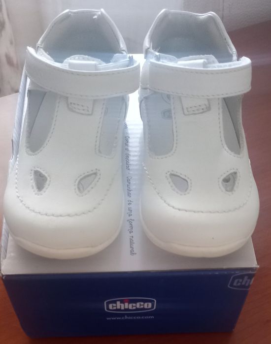 Sapatos de menina/ sapatos da Chicco/ sapatos brancos