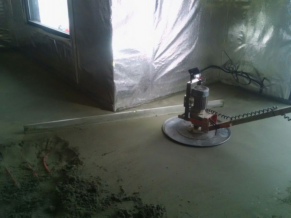 Стяжка підлог півсуха якісно