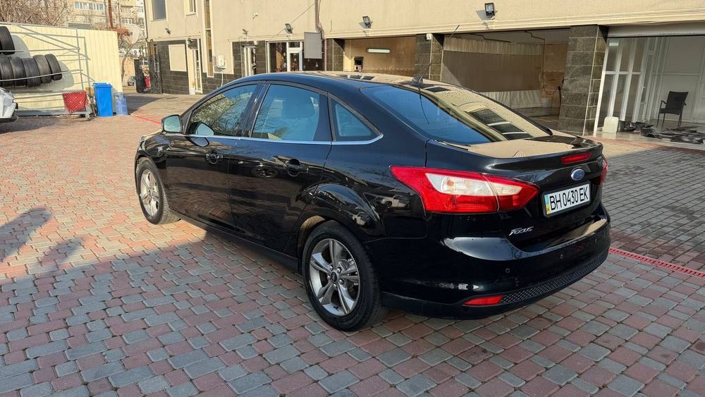 Ford Focus 2012 1.6 Бенз автомат
