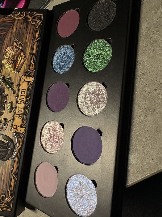 Shellwe Makeup paleta cieni do powiek Mist Witch