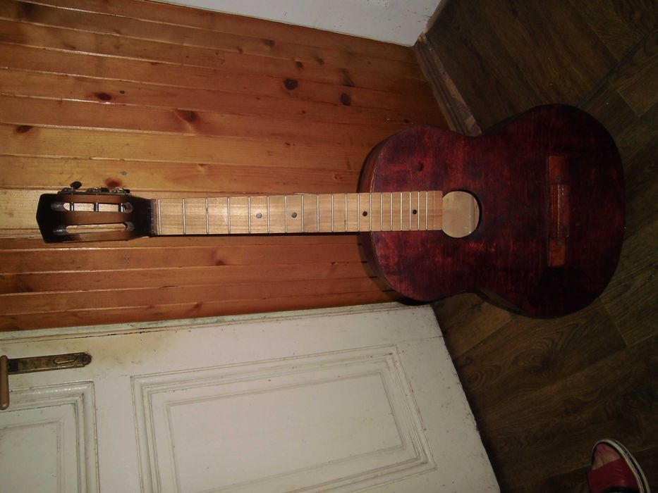 Гітара 6- струнна