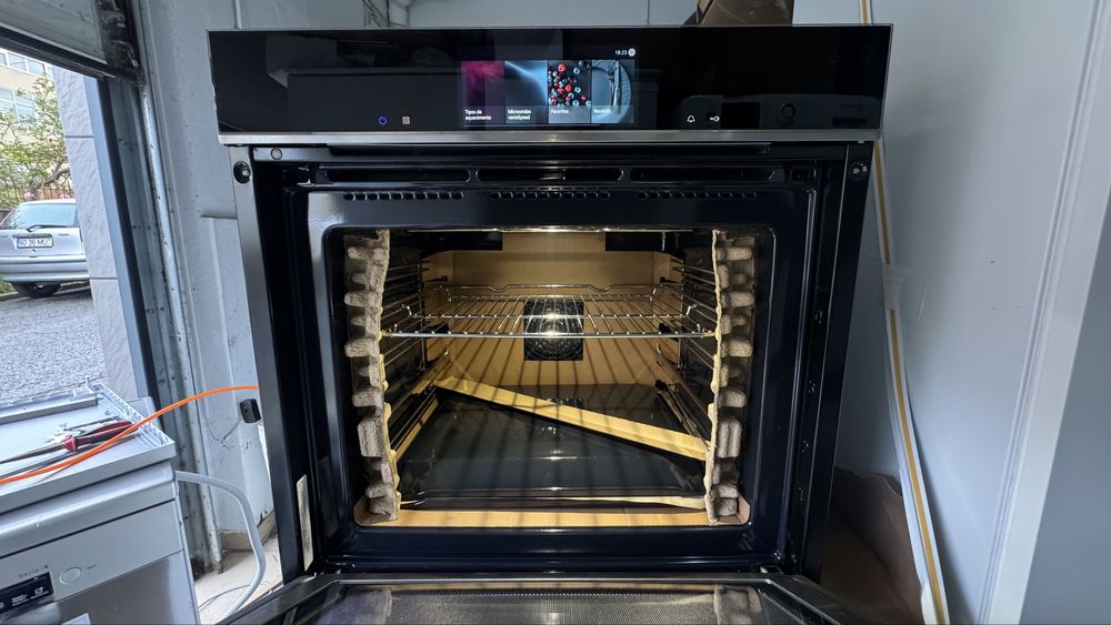 Forno  de encastre c/ Micro ondas  SIEMENS iQ700 -  HM778GMB1 (67 L - 59,4 cm- Hidro e Pirolítico