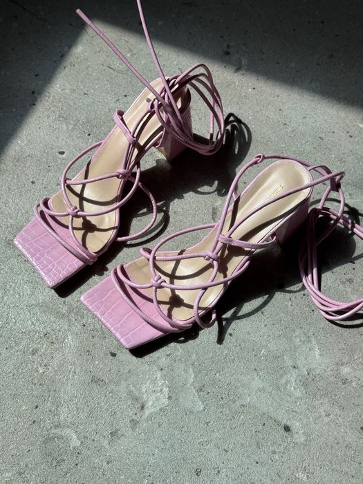 Рожеві босоніжки plt