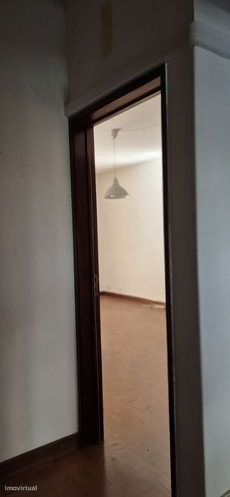 T3 Lumiar com varanda e terraço, pronto a habitar