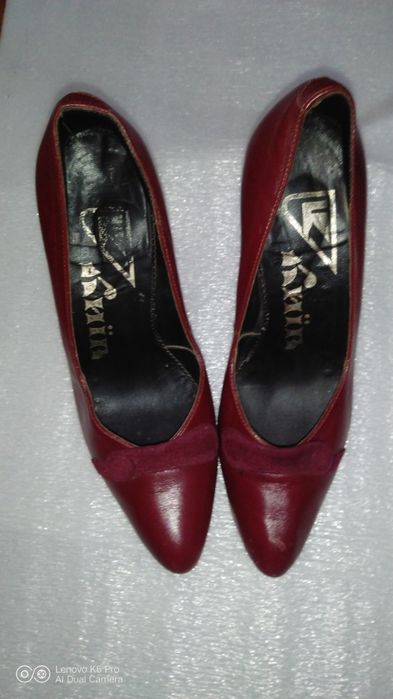 Туфли женские модельные.