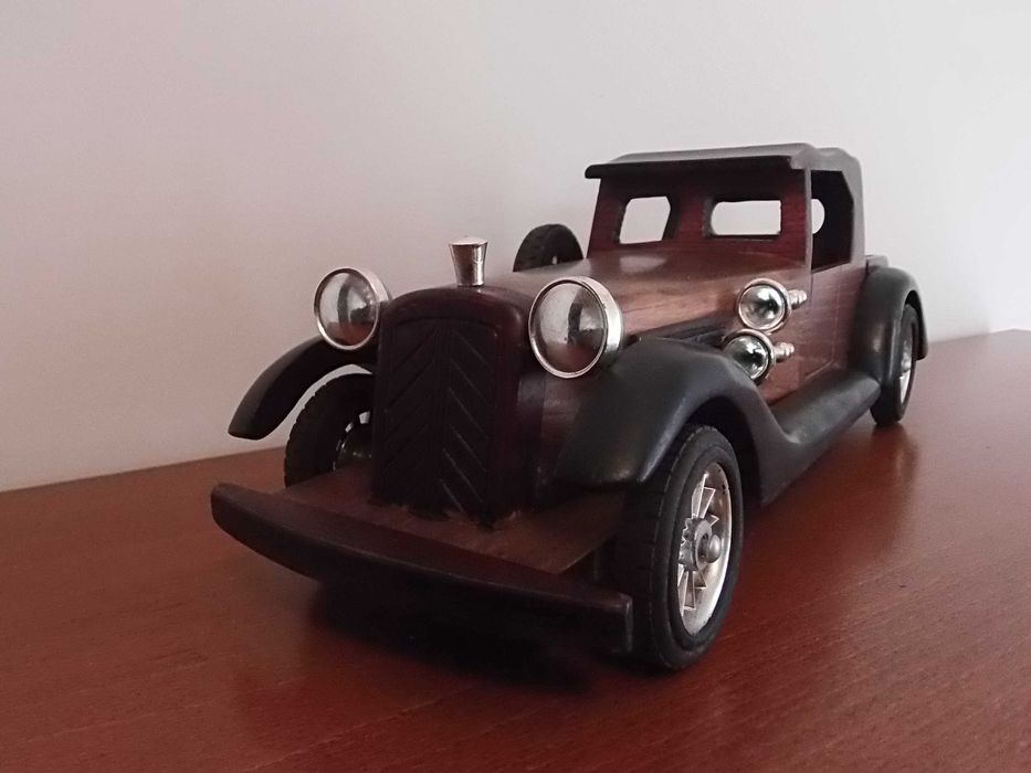 Carro madeira antigo