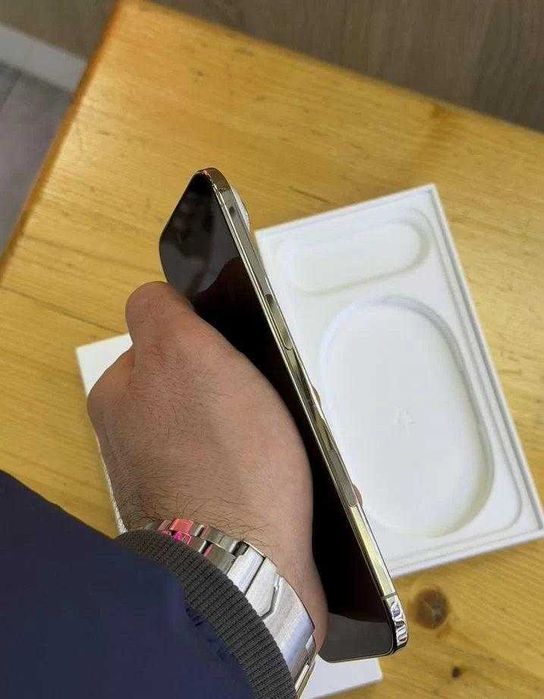 iPhone Air, 256 ГБ, eSIM