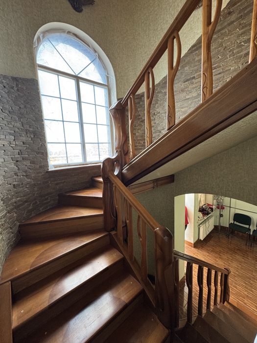 Дом с магазином, кафе, бильярдная, сауна Северный