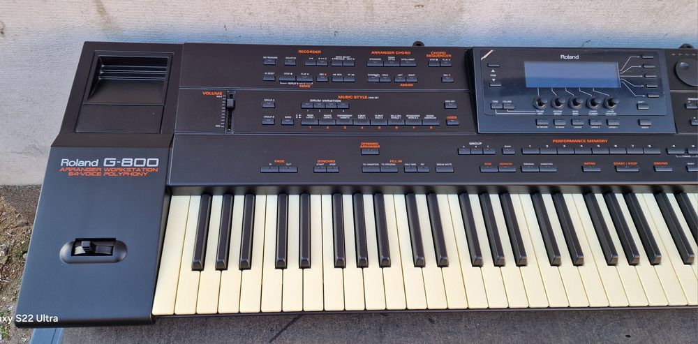 Keyboard Roland G-800 top