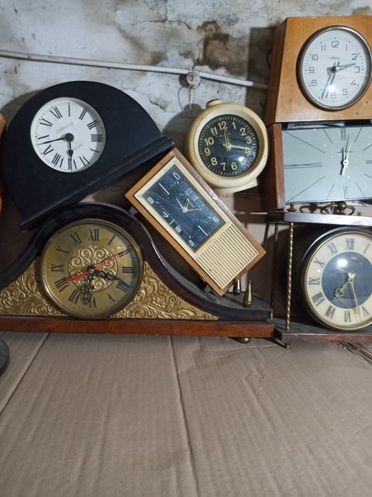 Часы настольные ..