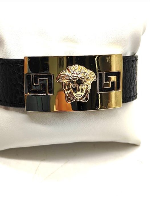 Pulseira VERSACE em Couro com banho em Ouro de 24k