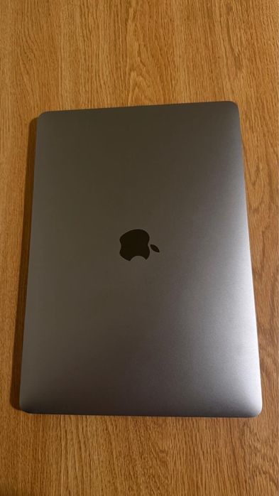 MacBook Pro 13  (2020)