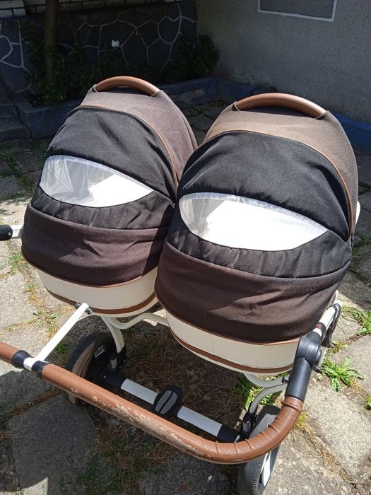 Коляска для двійні