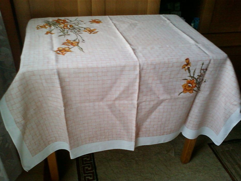 Obrus lniany_plecionka z kwiatkiem