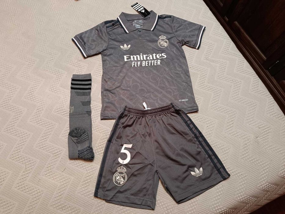 Camisola Criança Bellingham Equipamento Real Madrid NOVO