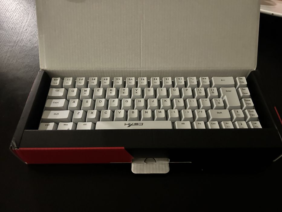 Teclado rgb como novo64586343321601121