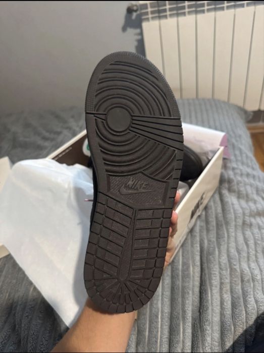 Jordan 1 Low Travis Scott Velvet Brown
