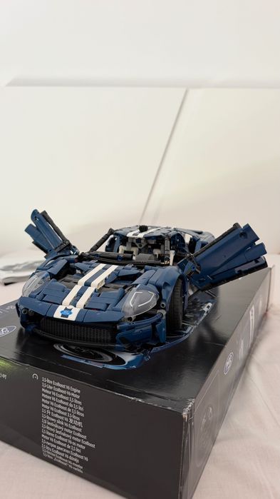 LEGO Ford GT 1466 peças