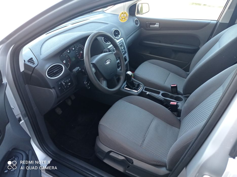 • Ford FOCUS • 1.6 benzyna • 5 drzwi • KLIMATYZACJA •