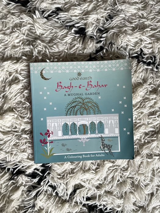 Livros sortidos sobre temas variados