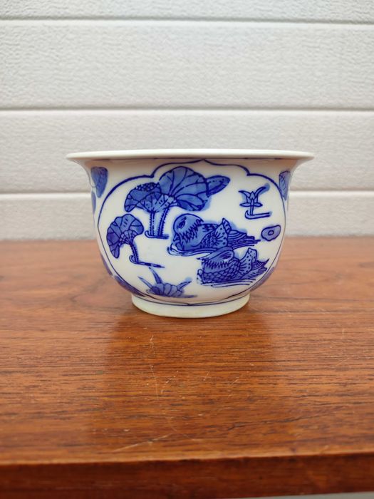 Porcelanowa Doniczka - kobaltowe zdobienia - design - V