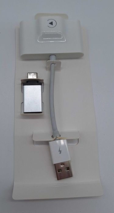 Bezprzewodowy adapter carplay ios wi-fi/bluetooth biały