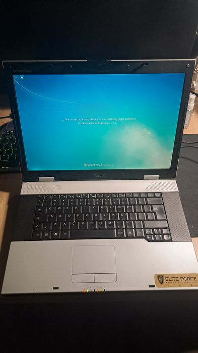 Laptop Fujitsu mobile v6535 4GB RAM dysk ssd