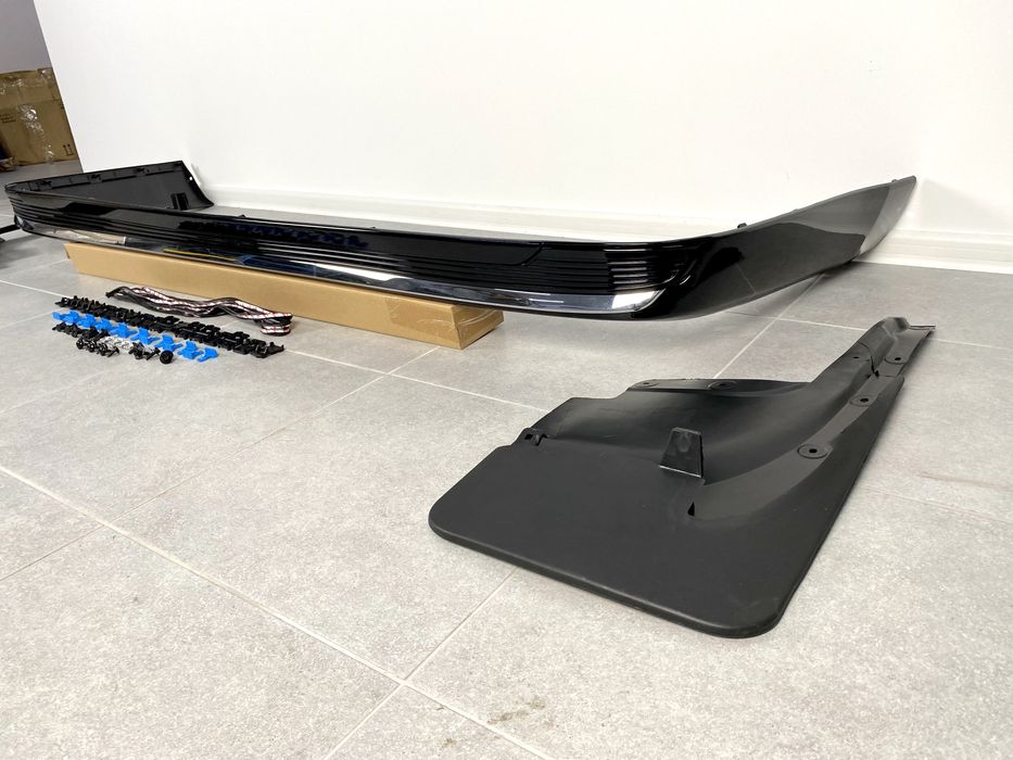 Обвес юбка заднего бампера Executive Lounge Toyota Land Cruiser 200