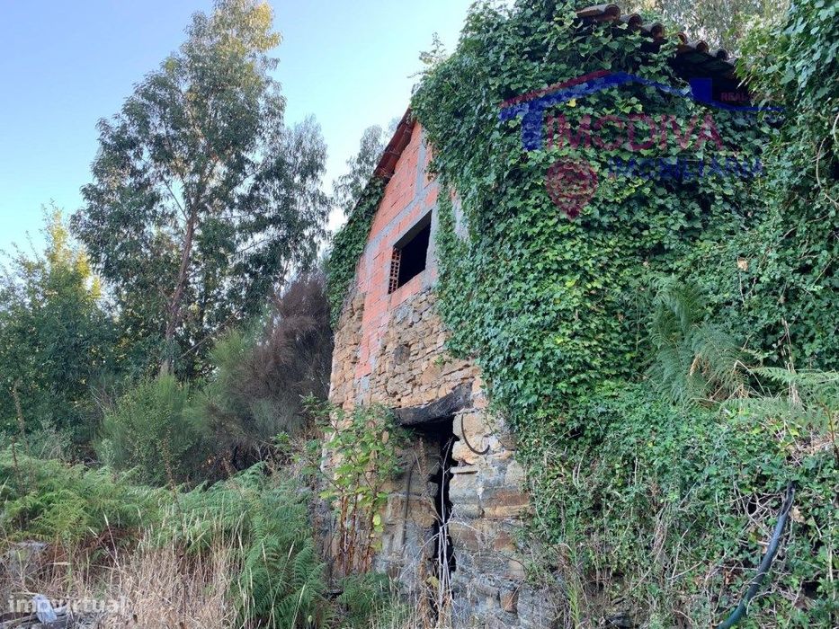 Casa de pedra com terreno de 5000m2 — Graça, Leiria