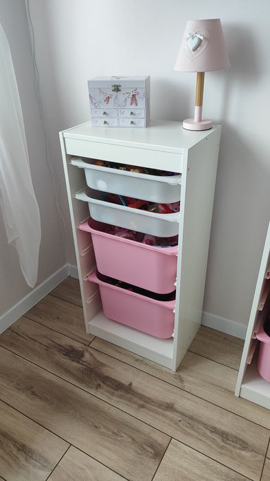 Regał z pojemnikami TROFAST